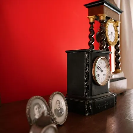 Casa Dell'orologiaio Oda ve Kahvaltı Busca