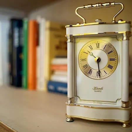 Casa Dell'orologiaio Oda ve Kahvaltı Busca
